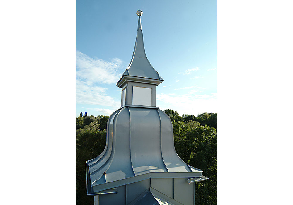 Bauspenglerei, Spenglerarbeiten an einem Turm